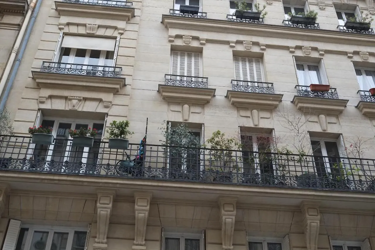 Bright And Newly Renovated 2 Bedroom Apartment, Hip & Paris, Montmartre-opera Lägenhet