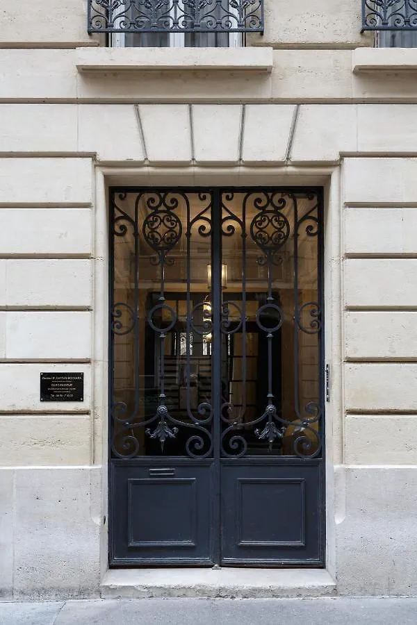 Bright And Newly Renovated 2 Bedroom Apartment, Hip & Paris, Montmartre-opera Lägenhet