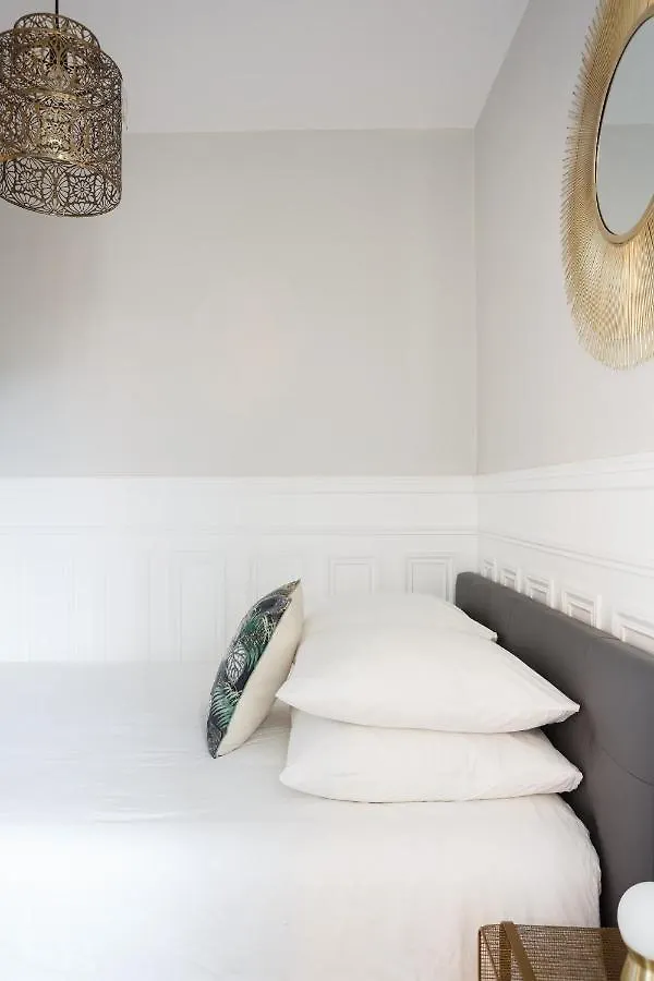 Appartamento Bright And Newly Renovated 2 Bedroom Apartment, Hip & Paris, Montmartre-opera Parigi