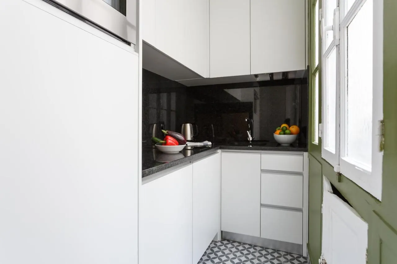 Bright And Newly Renovated 2 Bedroom Apartment, Hip & Paris, Montmartre-opera Appartamento *