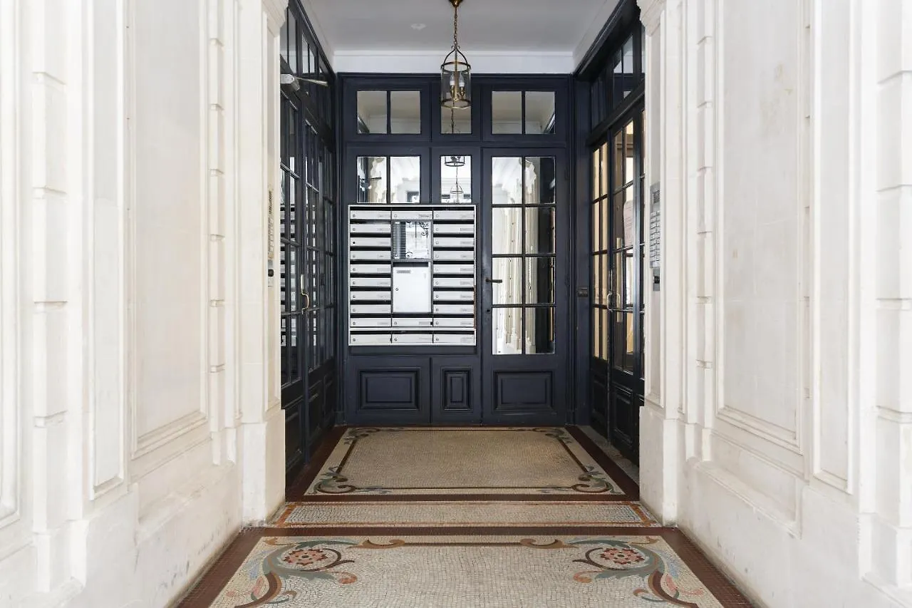 Bright And Newly Renovated 2 Bedroom Apartment, Hip & Paris, Montmartre-opera Apartment *