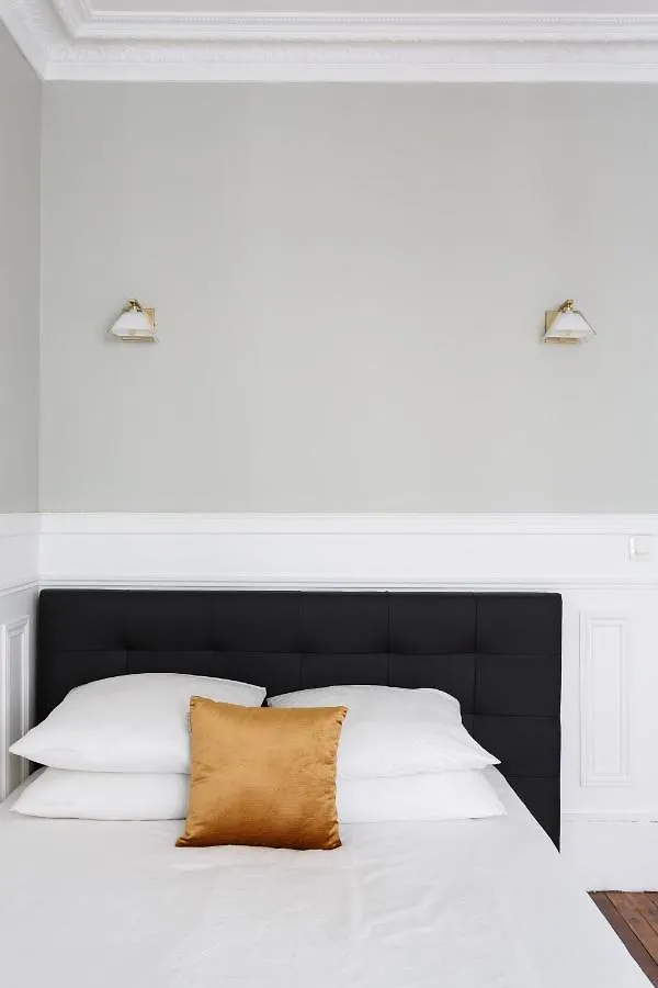 Bright And Newly Renovated 2 Bedroom Apartment, Hip & Paris, Montmartre-opera Appartamento *