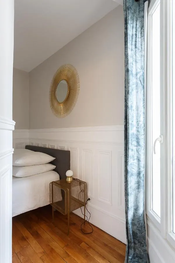 Bright And Newly Renovated 2 Bedroom Apartment, Hip & Paris, Montmartre-opera Daire