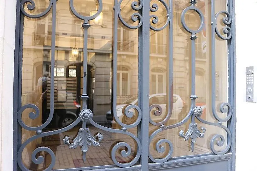 Bright And Newly Renovated 2 Bedroom Apartment, Hip & Paris, Montmartre-opera Appartamento *